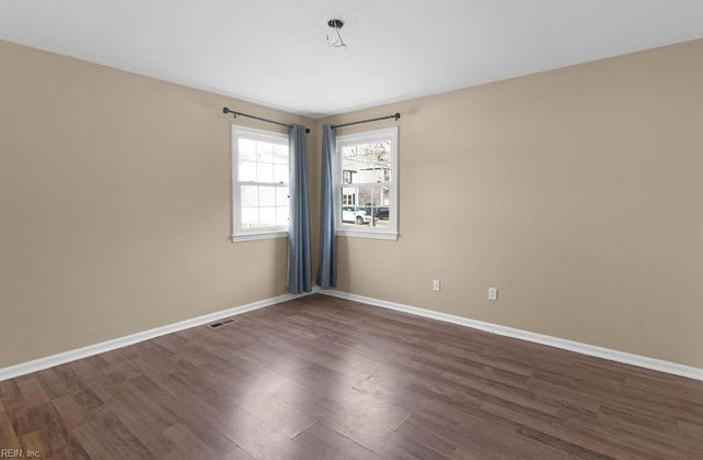 401 Settlers Landing RD, Hampton, VA 23669