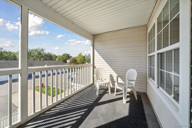 2710 S Knightsbridge Circle, Ann Arbor, MI 48105