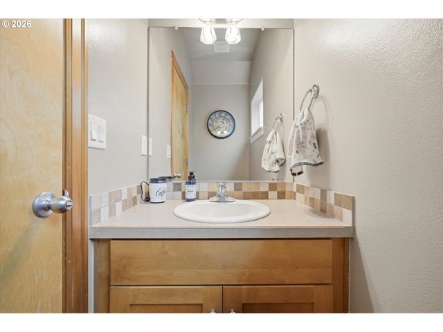 1952 Nw YOHN RANCH Dr, Mc Minnville, OR 97128