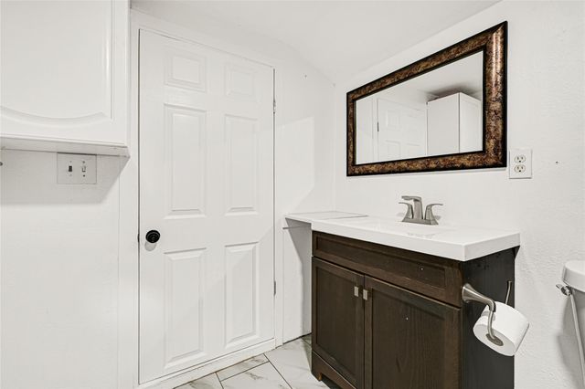 17822 Garland Avenue, Pledger, TX 77420