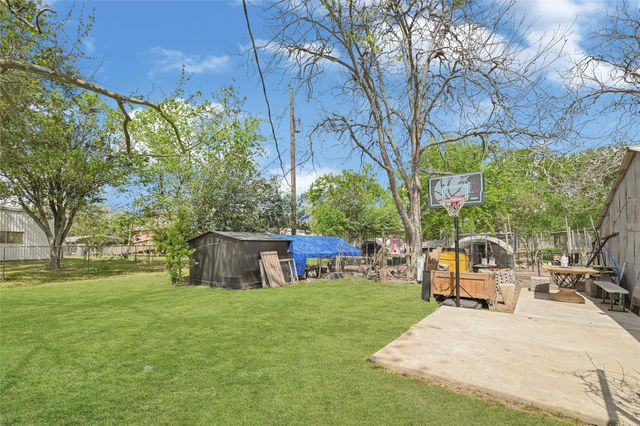17822 Garland Avenue, Pledger, TX 77420