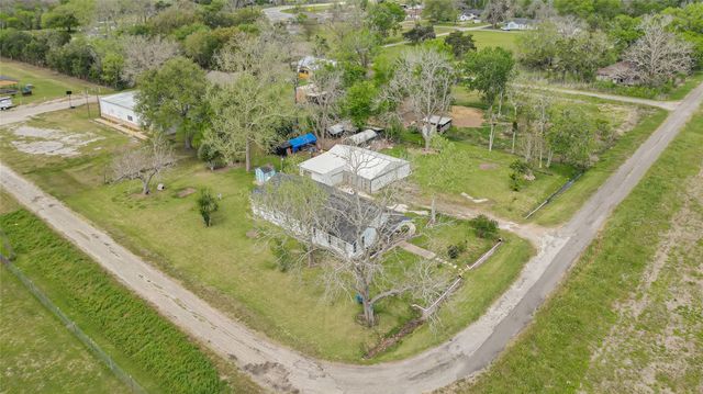 17822 Garland Avenue, Pledger, TX 77420