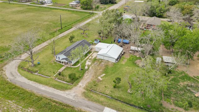 17822 Garland Avenue, Pledger, TX 77420