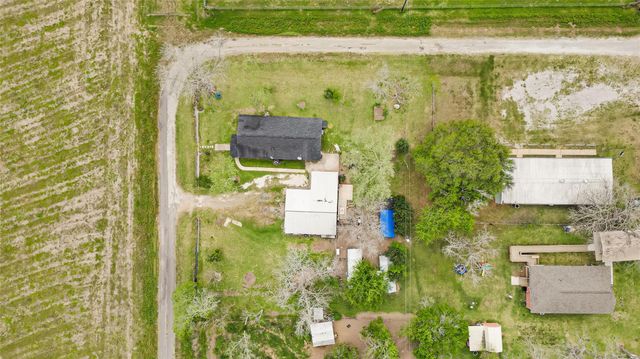 17822 Garland Avenue, Pledger, TX 77420