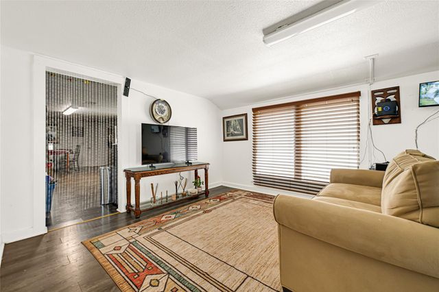 17822 Garland Avenue, Pledger, TX 77420