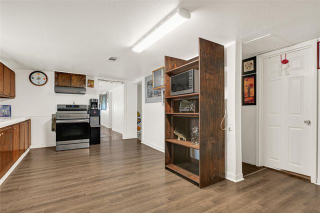 17822 Garland Avenue, Pledger, TX 77420