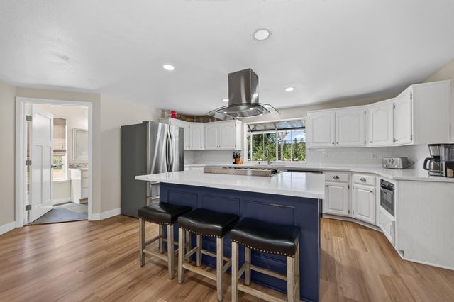 4900 Knottingham Rd, Diamond Springs, CA 95619