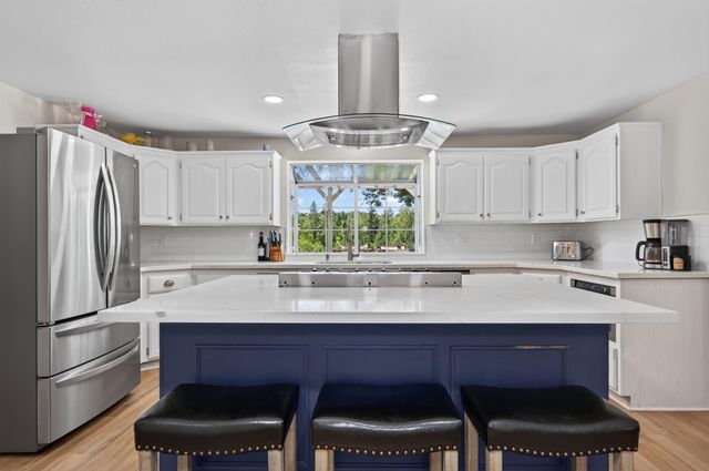 4900 Knottingham Rd, Diamond Springs, CA 95619