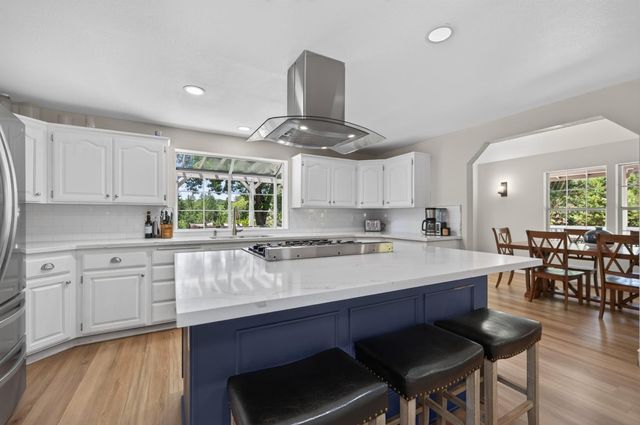 4900 Knottingham Rd, Diamond Springs, CA 95619