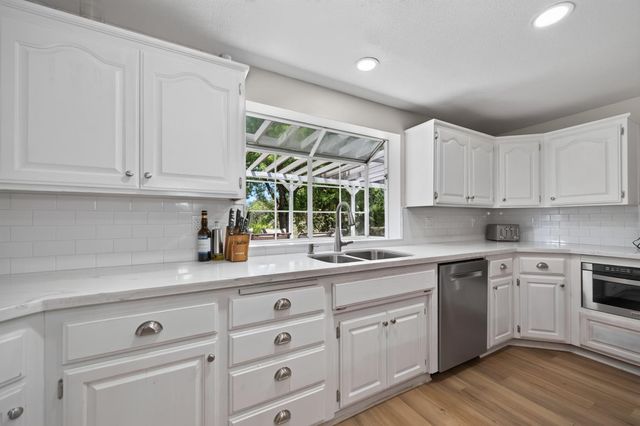 4900 Knottingham Rd, Diamond Springs, CA 95619