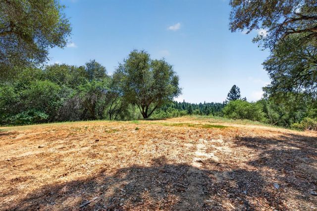 4900 Knottingham Rd, Diamond Springs, CA 95619