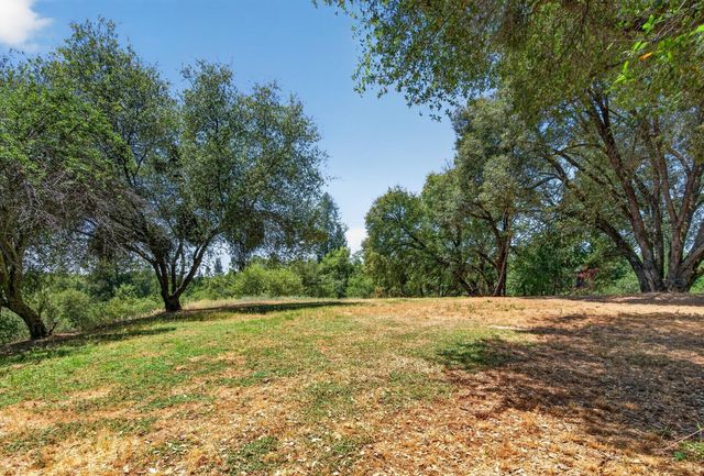 4900 Knottingham Rd, Diamond Springs, CA 95619