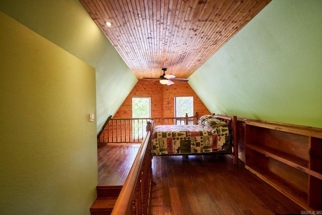 1 Kiawnie Circle Cove, Hardy, AR 72542