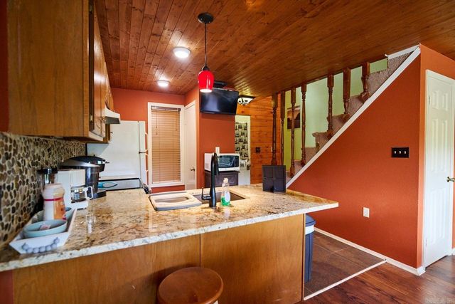 1 Kiawnie Circle Cove, Hardy, AR 72542