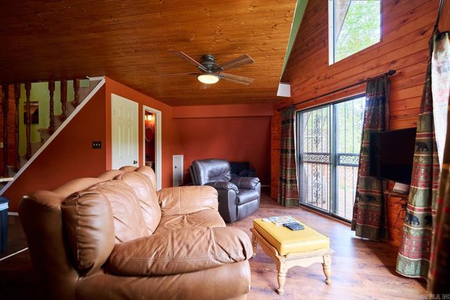 1 Kiawnie Circle Cove, Hardy, AR 72542