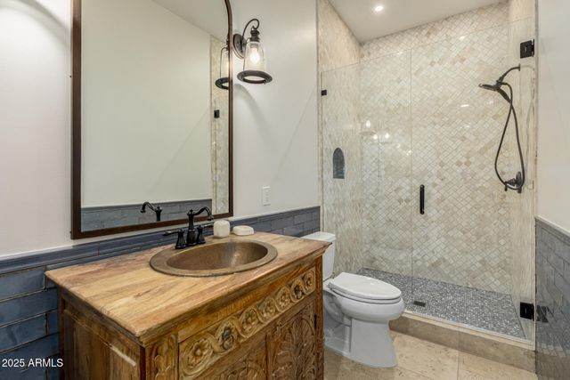 7002 E ASTER Drive, Scottsdale, AZ 85254