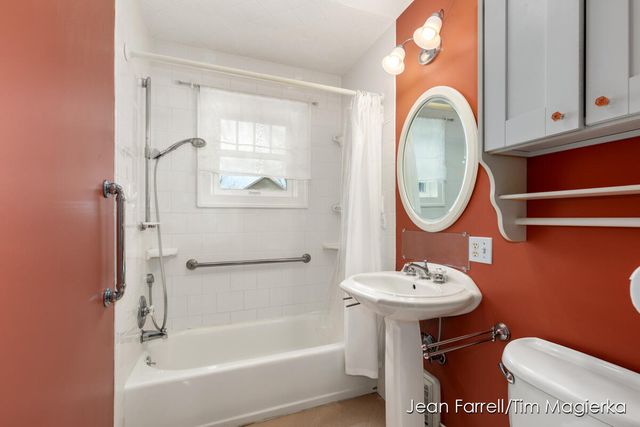 3031 S Rose Street, Kalamazoo, MI 49001