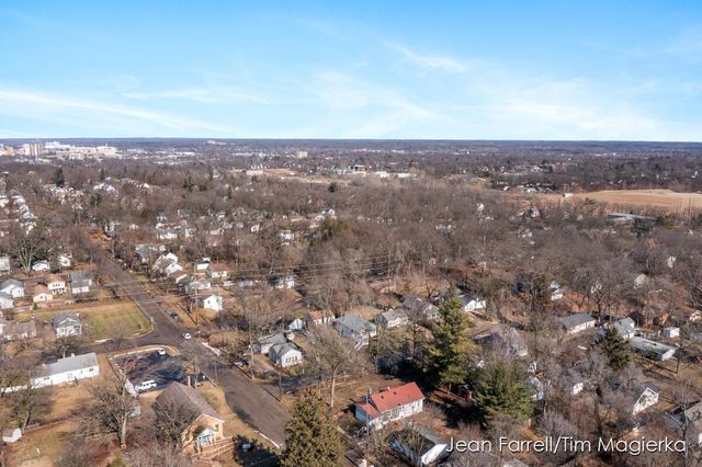 3031 S Rose Street, Kalamazoo, MI 49001