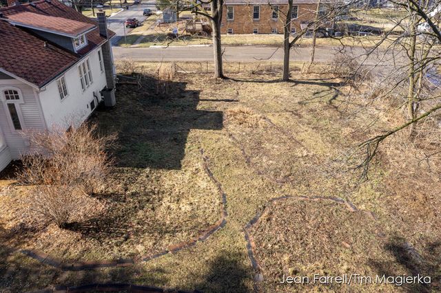 3031 S Rose Street, Kalamazoo, MI 49001