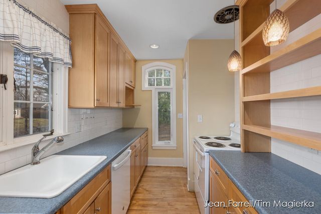 3031 S Rose Street, Kalamazoo, MI 49001