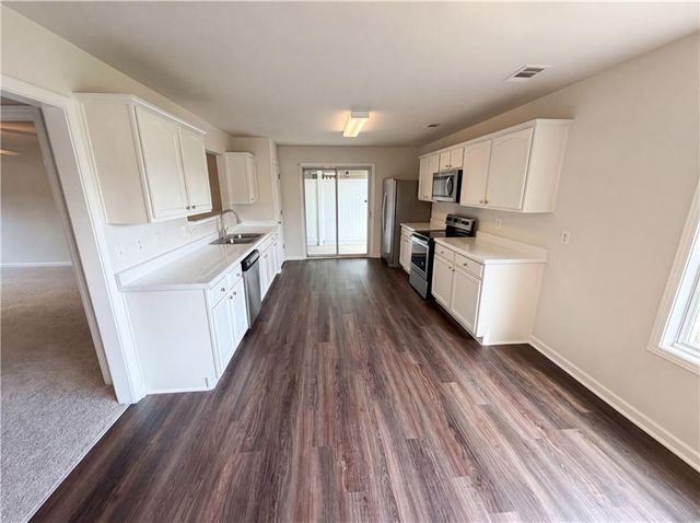 6126 Hickory Lane Drive, Union City, GA 30291