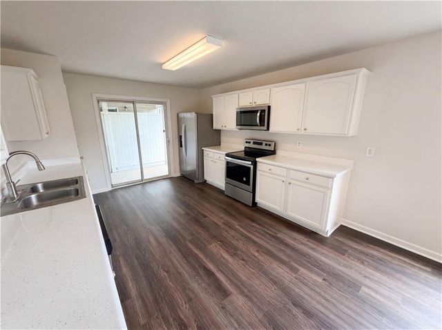6126 Hickory Lane Drive, Union City, GA 30291