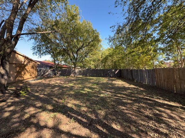 1233 Steinburg Lane, Fort Worth, TX 76134