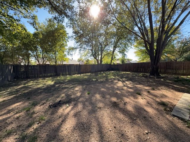 1233 Steinburg Lane, Fort Worth, TX 76134