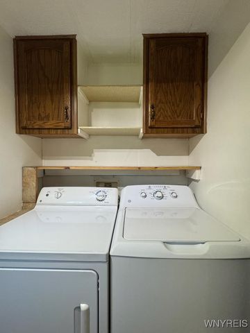 16 West Canyon, Hamburg, NY 14075