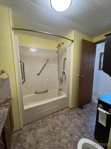 16 West Canyon, Hamburg, NY 14075