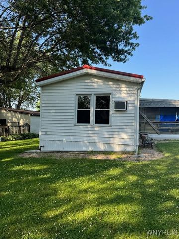 16 West Canyon, Hamburg, NY 14075