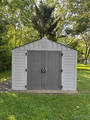 16 West Canyon, Hamburg, NY 14075