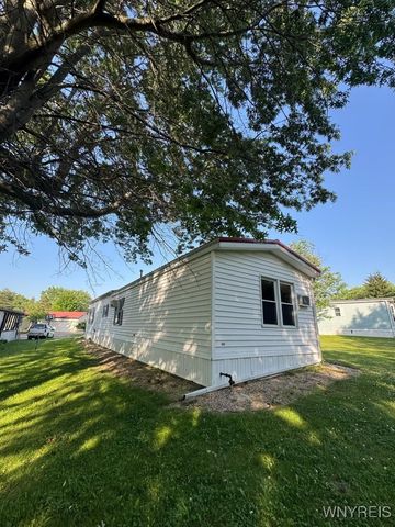 16 West Canyon, Hamburg, NY 14075