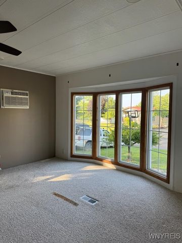 16 West Canyon, Hamburg, NY 14075