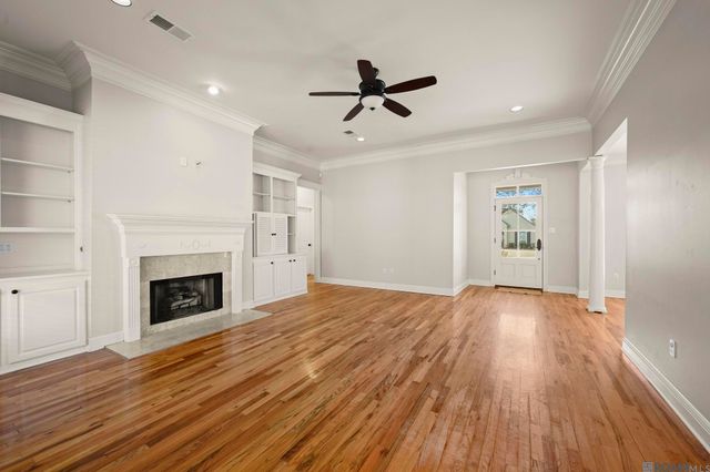 17361 Lake Azalea Dr, Baton Rouge, LA 70817