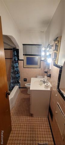 16660 Whitcomb Street, Detroit, MI 48235