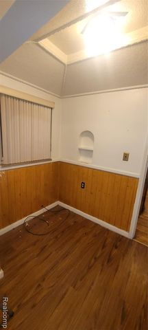 16660 Whitcomb Street, Detroit, MI 48235