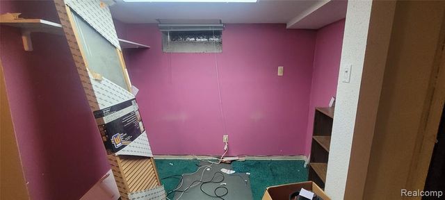 16660 Whitcomb Street, Detroit, MI 48235