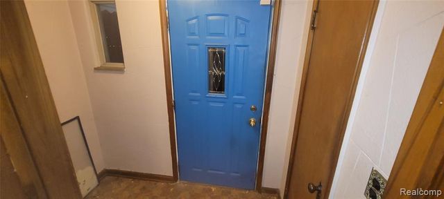 16660 Whitcomb Street, Detroit, MI 48235