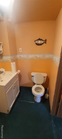 16660 Whitcomb Street, Detroit, MI 48235