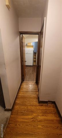 16660 Whitcomb Street, Detroit, MI 48235