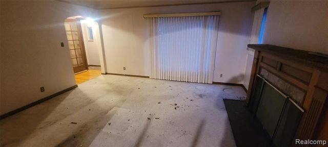16660 Whitcomb Street, Detroit, MI 48235