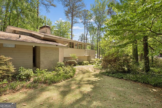 2001 Castleway Lane NE, Atlanta, GA 30345