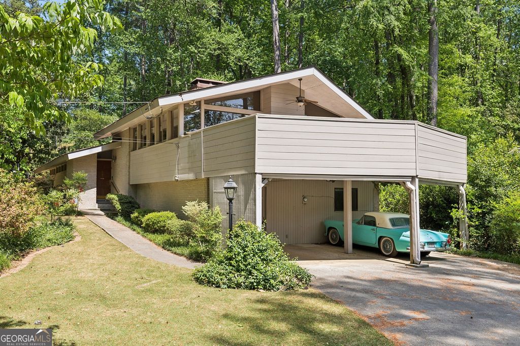 2001 Castleway Lane NE, Atlanta, GA 30345