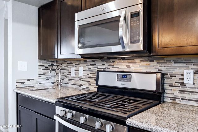 3217 W BANFF Lane, Phoenix, AZ 85053