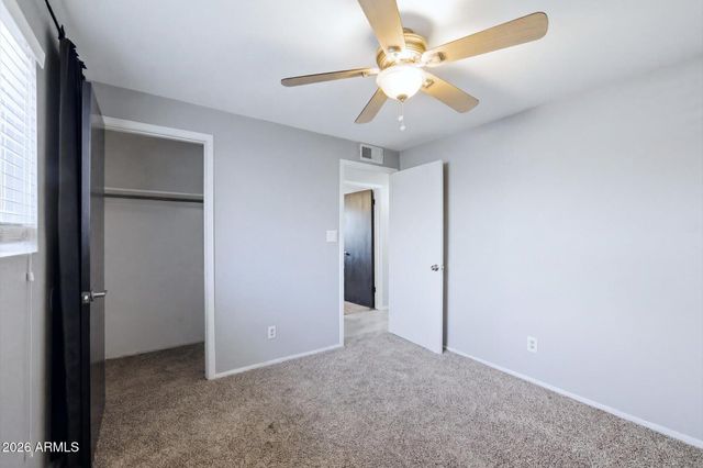 3217 W BANFF Lane, Phoenix, AZ 85053