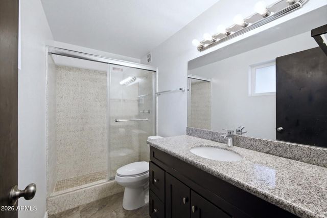3217 W BANFF Lane, Phoenix, AZ 85053