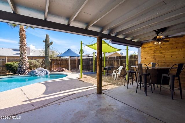 3217 W BANFF Lane, Phoenix, AZ 85053
