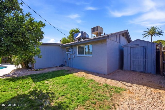 3217 W BANFF Lane, Phoenix, AZ 85053
