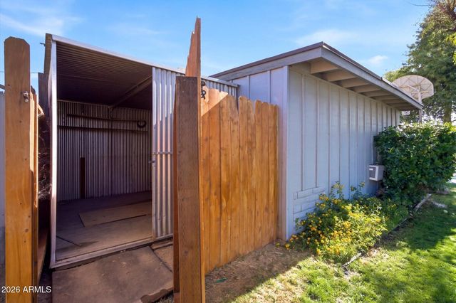 3217 W BANFF Lane, Phoenix, AZ 85053